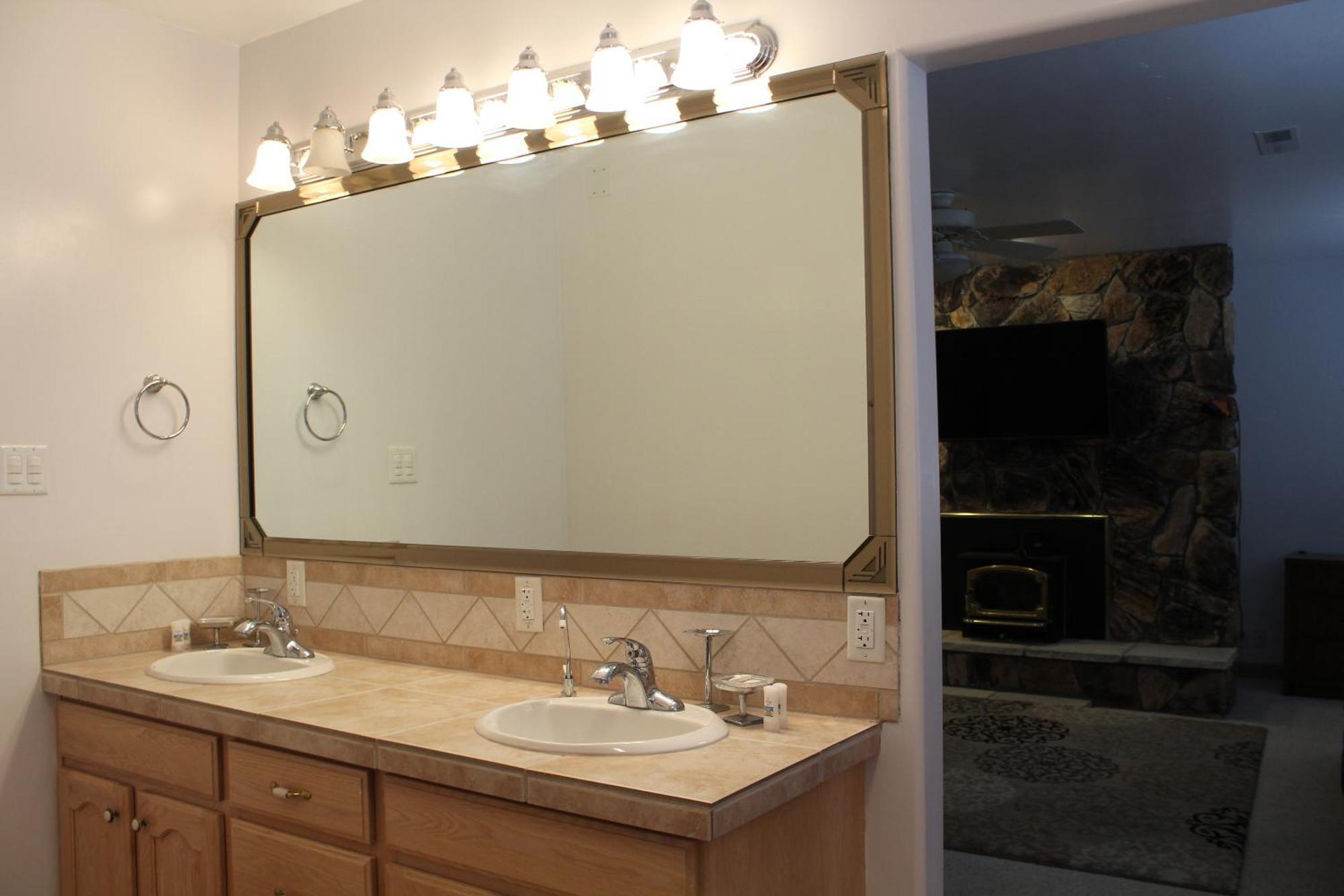 Swallow Cove Panaca Room photo