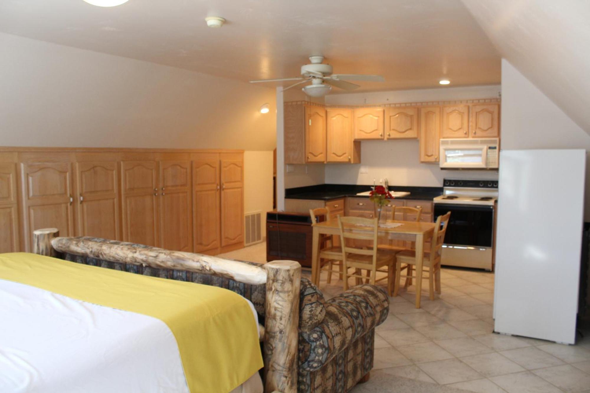 Swallow Cove Panaca Room photo