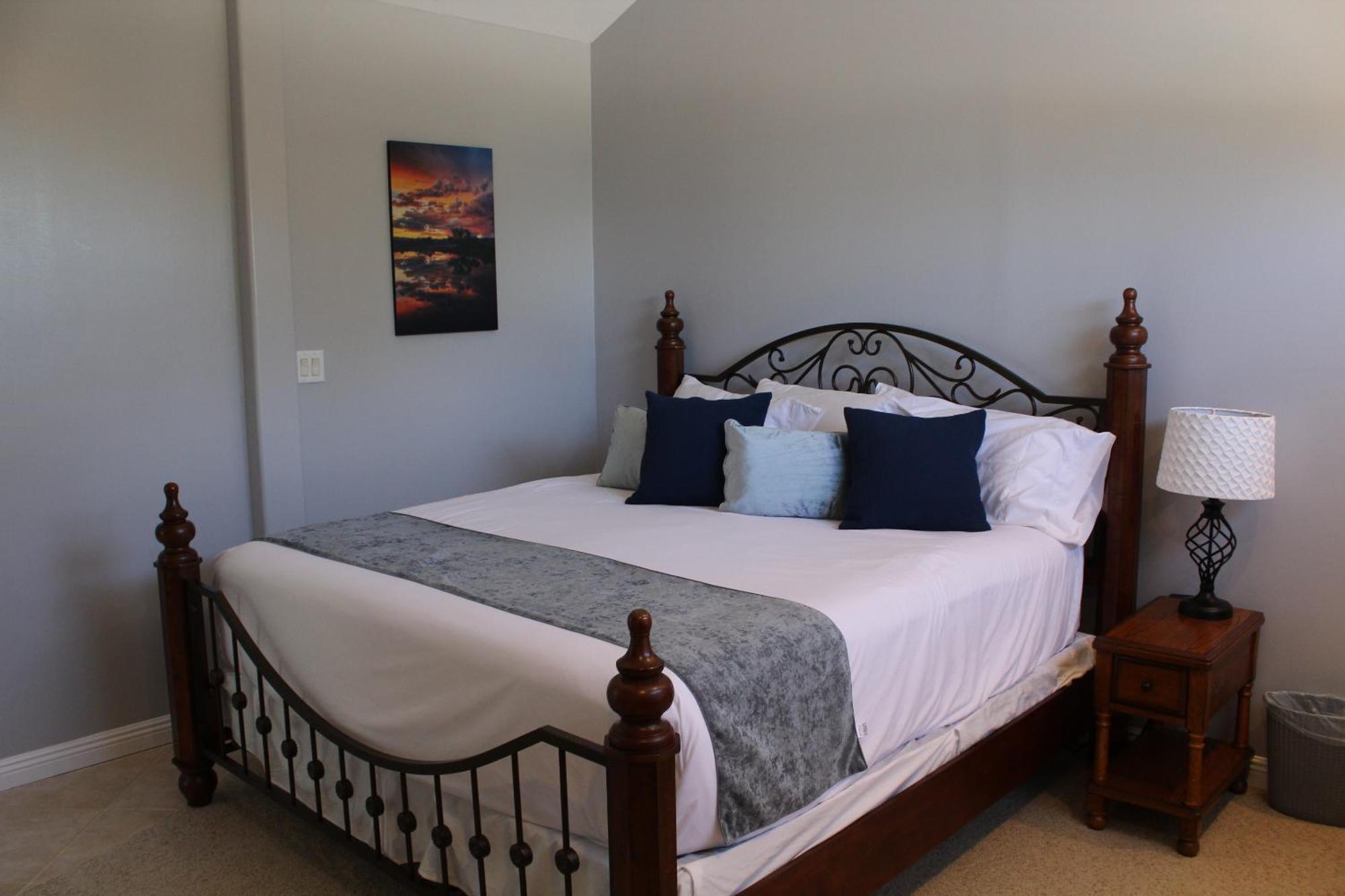 Swallow Cove Panaca Room photo